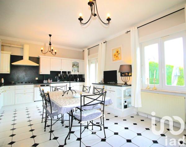 Maison traditionnelle 6 pièces de 175 m² à Rombas (57120)