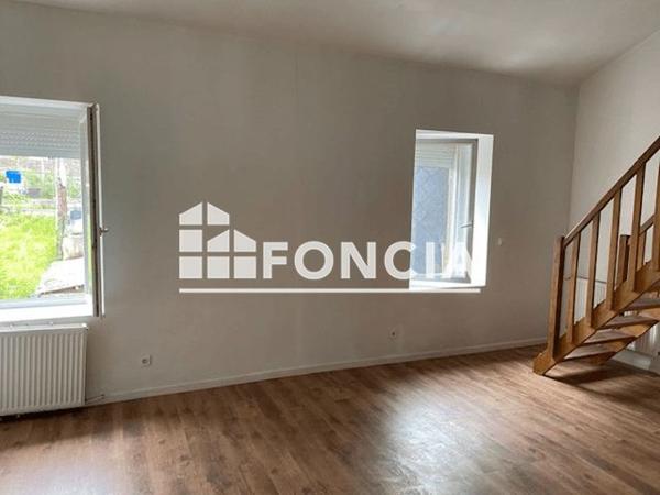 Location Appartement 3 pièces 55.2 m² - 4 PLACE DE LA MAIRIE La Grandville 08700