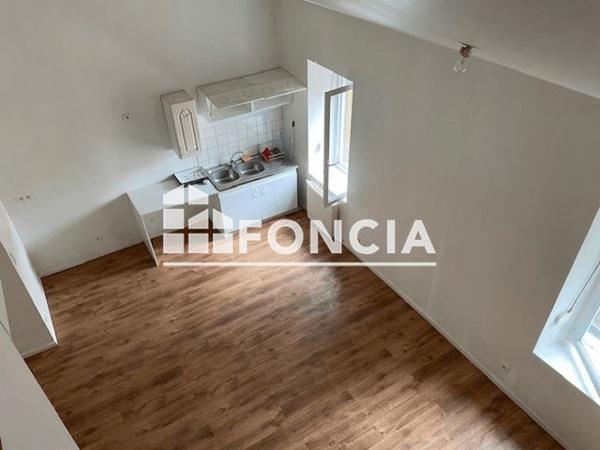 Location Appartement 3 pièces 55.2 m² - 4 PLACE DE LA MAIRIE La Grandville 08700