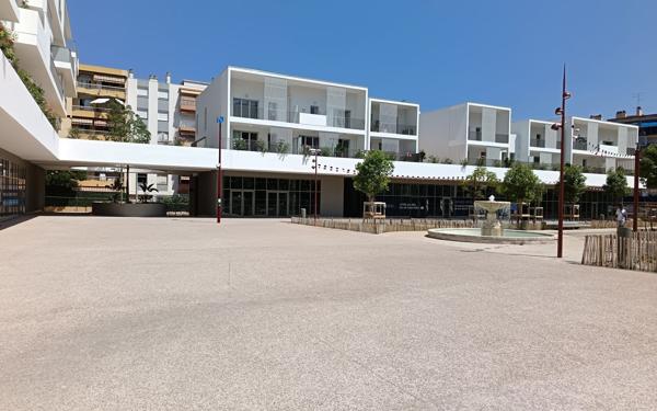 Stationnement à louer