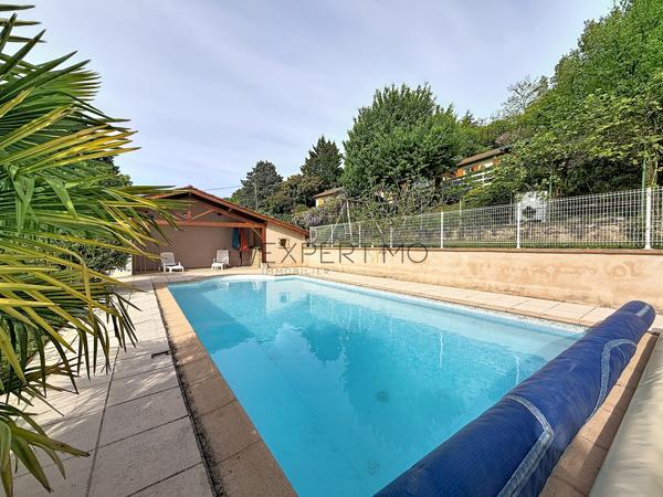 Vue exceptionnelle, piscine et grands volumes : une maison familiale rare aux portes de Mâcon