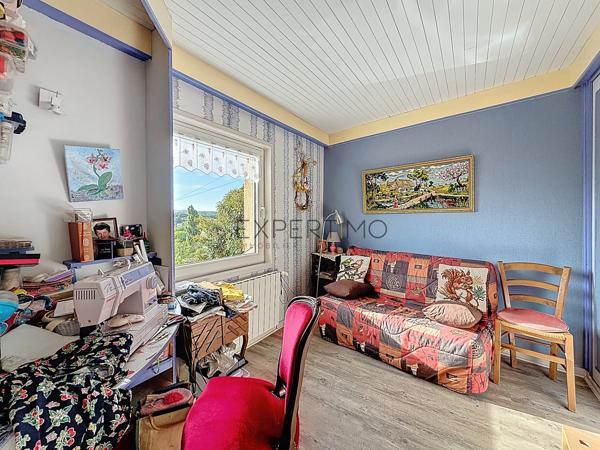 Vue exceptionnelle, piscine et grands volumes : une maison familiale rare aux portes de Mâcon