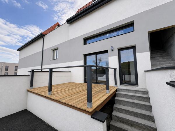 Appartement neuf avec belle terrasse.