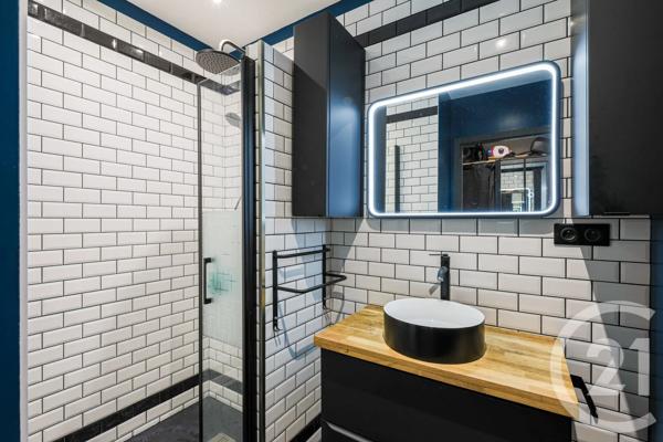 Maison à vendre  6 pièces - 270 m 2   LE GUA  - 38