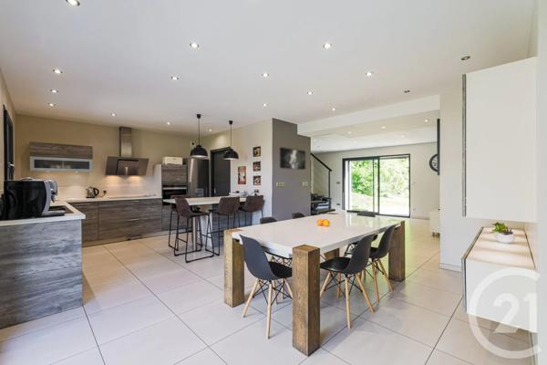 Maison à vendre  6 pièces - 270 m 2   LE GUA  - 38