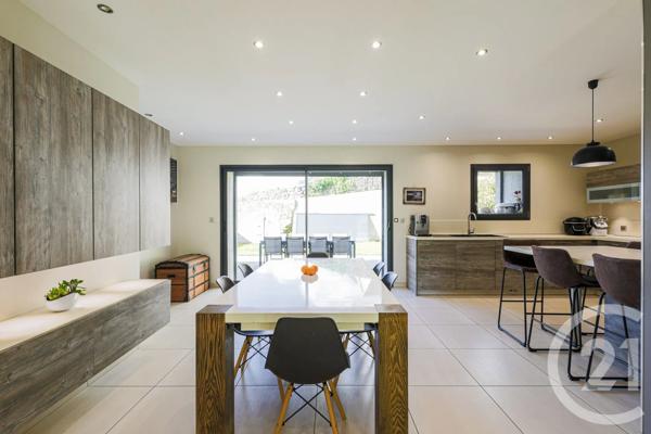 Maison à vendre  6 pièces - 270 m 2   LE GUA  - 38