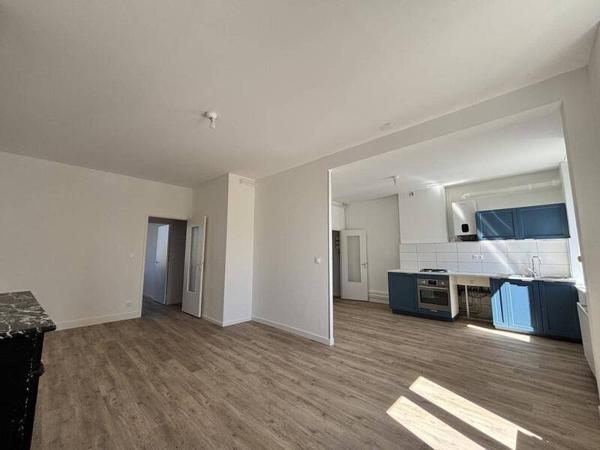Appartement 5 pièces                                        - 42390 Villars Réf : 5117