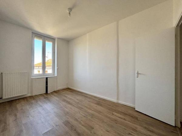 Appartement 5 pièces                                        - 42390 Villars Réf : 5117