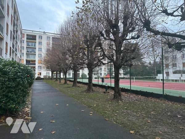 Appartement à Vendre à Montmorency (95160) en Val-d'Oise, 4 pièces avec balcon, 82 m2, 3 chambres