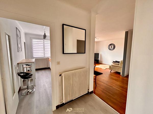 Appartement meublé 3 chambres Proche des plages et des facs Loyer 1 500 €/mois charges comprises **  - Référence  FB744