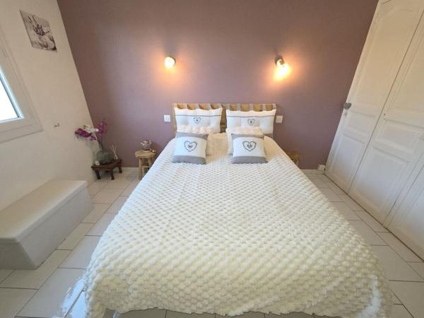 IMPOSANTE VILLA AU POTENTIEL EXCEPTIONNEL 278 M² HAB. SUR 2300 M² 730 000 €