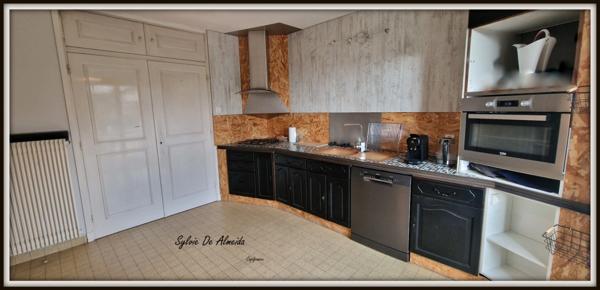 Maison à vendre 4 pièces BAGE LE CHATEL (01) proche Mâcon, 103 m² environ, garage