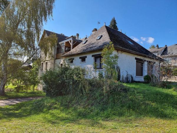 Immeuble à vendre CORREZE (19) : local commercial et 3 appartements + parkings couverts