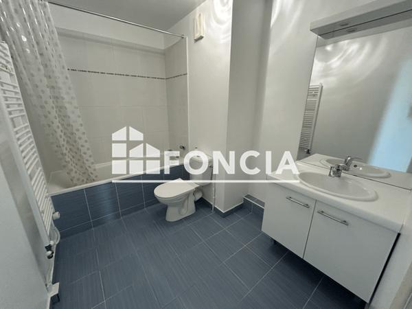 Location Appartement 2 pièces 41.75 m² - 122 RUE DU ROUET Marseille 13008