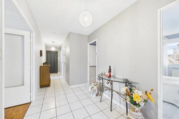 Vente Appartement 5 pièces 94 m2 à Saint-Étienne