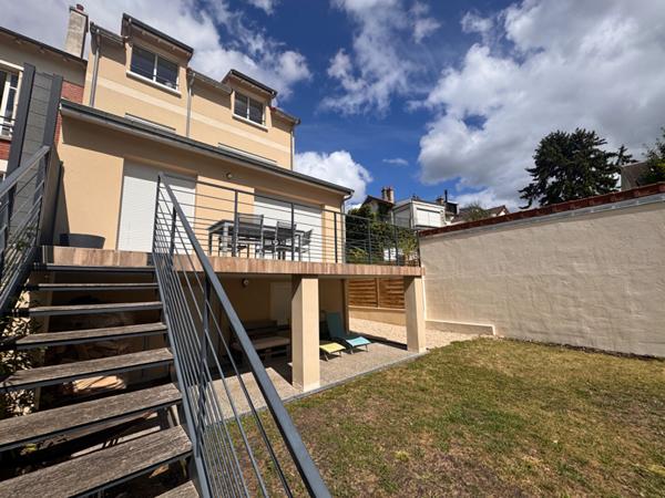 Maison de caractère ? Fontenay-sous-Bois ? Quartier du Village ? Proximité RER A et Bois de Vincennes.