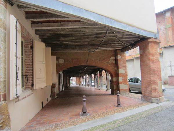 Lézat-sur-Lèze (09210) Maison de village à Colombages.