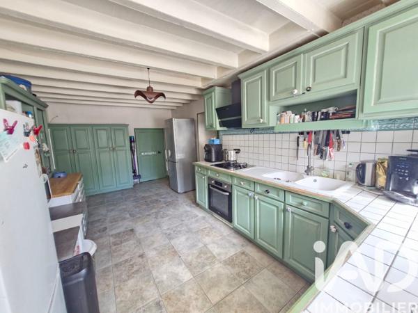 Maison à vendre 10 pièces 240 m² Bonnée