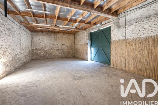 Maison à vendre 10 pièces 240 m² Bonnée