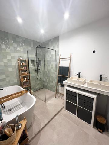 Belle maison récente atypique