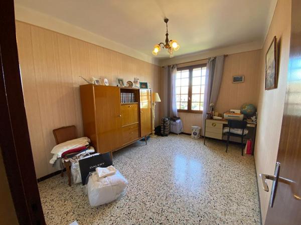 Charmante villa avec piscine au coeur de  Grans