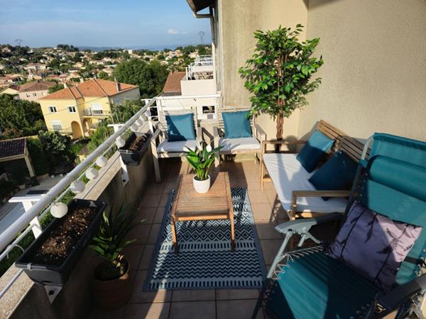 Appartement T2 avec double vue Etang  et une place de parking