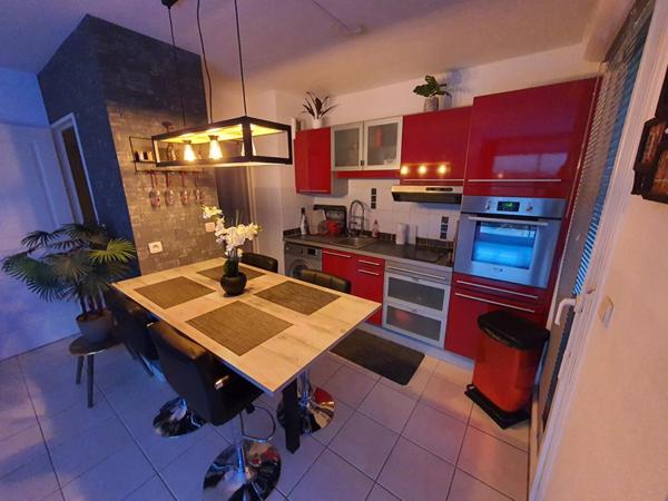 Appartement T2 avec double vue Etang  et une place de parking