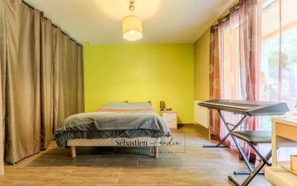 Domaine à vendre à Rousset à 15 minutes d'Aix-en-Provence - 8 000 m² - plusieurs logements - 262 m² habitables - calme absolu - amoureux de la nature