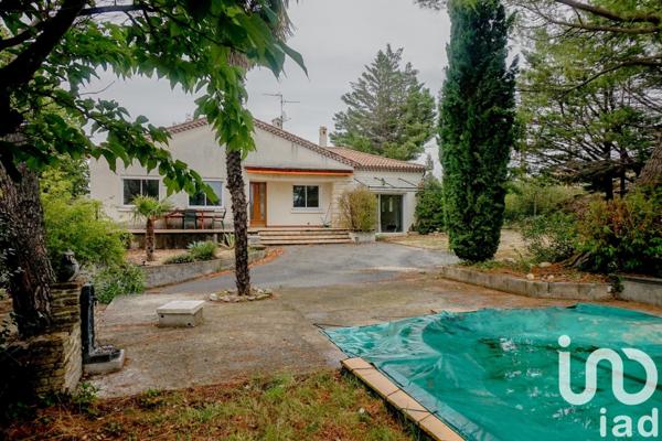 Maison 5 pièces de 120 m² à Villeneuve-de-Berg (07170)