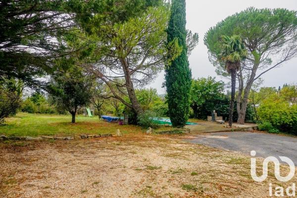 Maison 5 pièces de 120 m² à Villeneuve-de-Berg (07170)