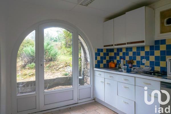 Maison 5 pièces de 120 m² à Villeneuve-de-Berg (07170)