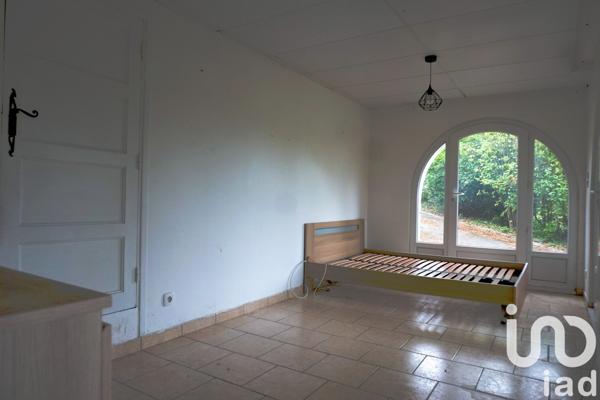 Maison 5 pièces de 120 m² à Villeneuve-de-Berg (07170)