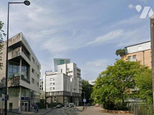 LILLE Gare Lille Europe - Local commercial sur axe passant.