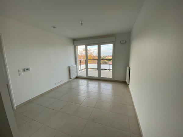 A louer, Appartement Marseille 13012, Les 3 Lucs, 2 pièces . 38 m2