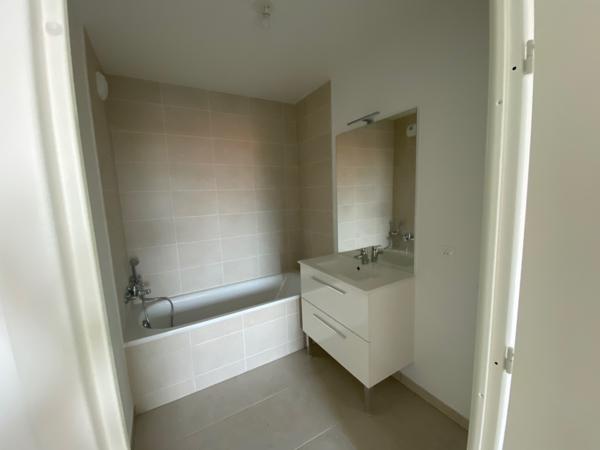 A louer, Appartement Marseille 13012, Les 3 Lucs, 2 pièces . 38 m2