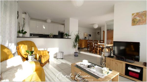 Appartement avec grande terrasse et garage