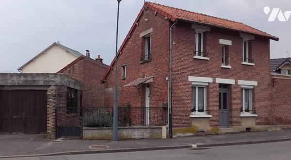 ABBECOURT belle petite Maison centre du village