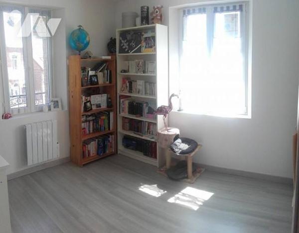 ABBECOURT belle petite Maison centre du village