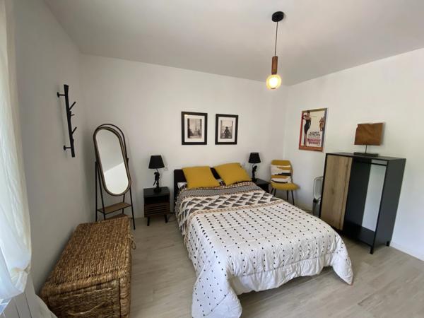 Charmante maison de plain-pied avec piscine et grange dans la vallée ensoleillée de Courbiac