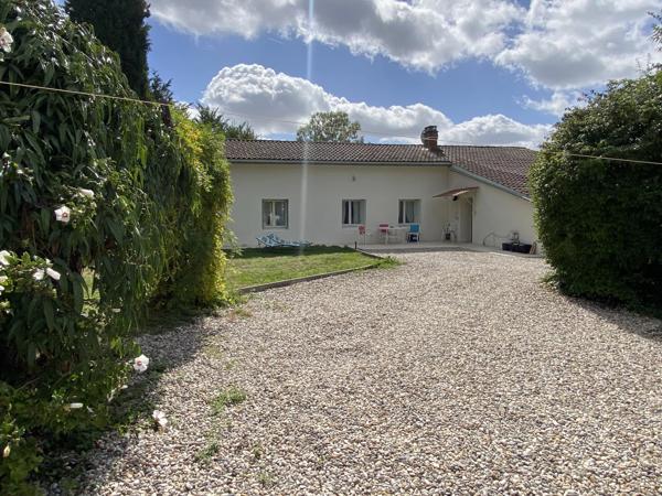 Charmante maison de plain-pied avec piscine et grange dans la vallée ensoleillée de Courbiac
