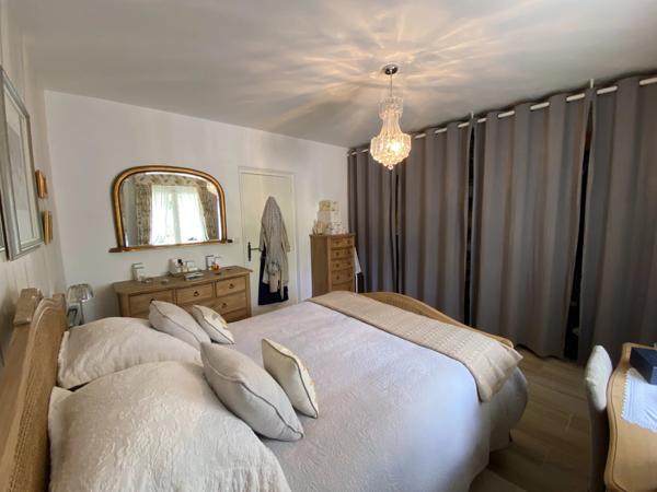 Charmante maison de plain-pied avec piscine et grange dans la vallée ensoleillée de Courbiac