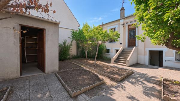 Maison
         3 pièces
        - 67 m² 346 500 € *