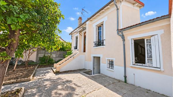 Maison
         3 pièces
        - 67 m² 346 500 € *