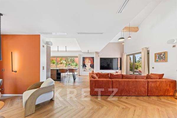 OFF MARKET - Carqueiranne - Villa des années 30 rénovée - Piscine