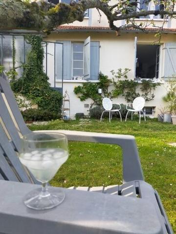 Maison 4 ch au calme / clos de mur