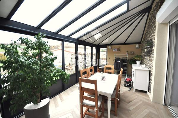 Maison à Grammond de 181 m² sur une parcelle de 637 m²