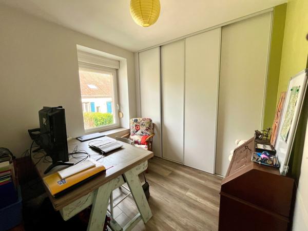 Appartement
                                                                                                                                                                                                                                                                                                                        5 pièce(s)                                                                                                                                                                                                          3 chambre(s)                                                                                                                                                                                                          84  m²