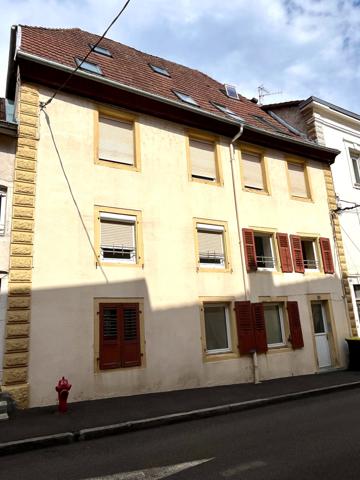 Appartement
                                                                                                                                                                                                                                                                                                                        5 pièce(s)                                                                                                                                                                                                          3 chambre(s)                                                                                                                                                                                                          84  m²