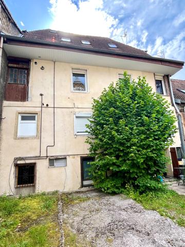 Appartement
                                                                                                                                                                                                                                                                                                                        5 pièce(s)                                                                                                                                                                                                          3 chambre(s)                                                                                                                                                                                                          84  m²