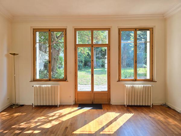 Maison proximité place du Martroi - 6 chambres - Jardin arboré sans vis à vis + dépendances